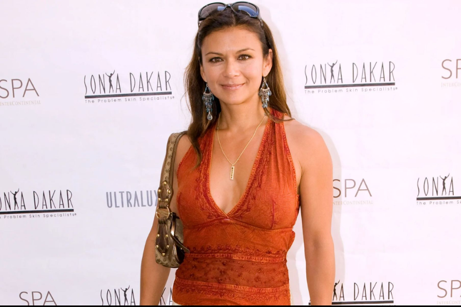 nia peeples net worth